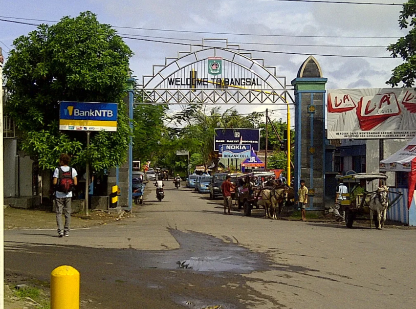 Toyota Innova - Lombok Transfer from Lembar Harbour