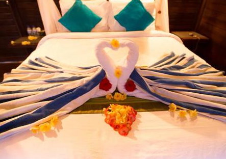 Traditional alang-alang hut view when you Book Sunset Coin Lembongan Cottages 10