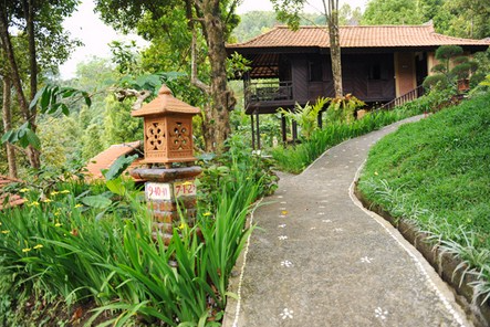 Traditional rice barn cottage and valley view 2