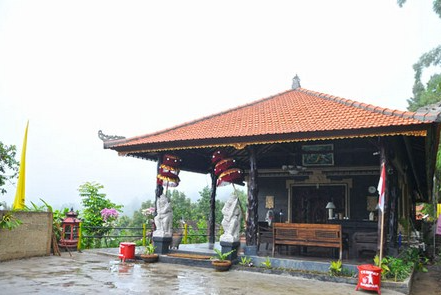 Traditional rice barn cottage and valley view 6