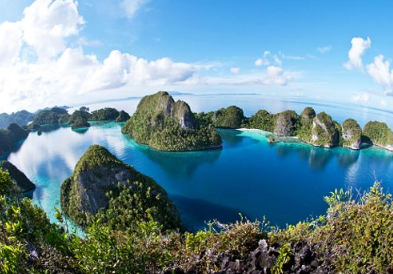 Travelers looking to book 5 day Raja Ampat tour visiting Kri Island
