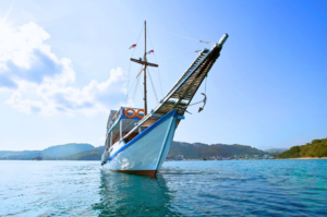 Why Choose Our Private Komodo Boat Charter for 14 Pax