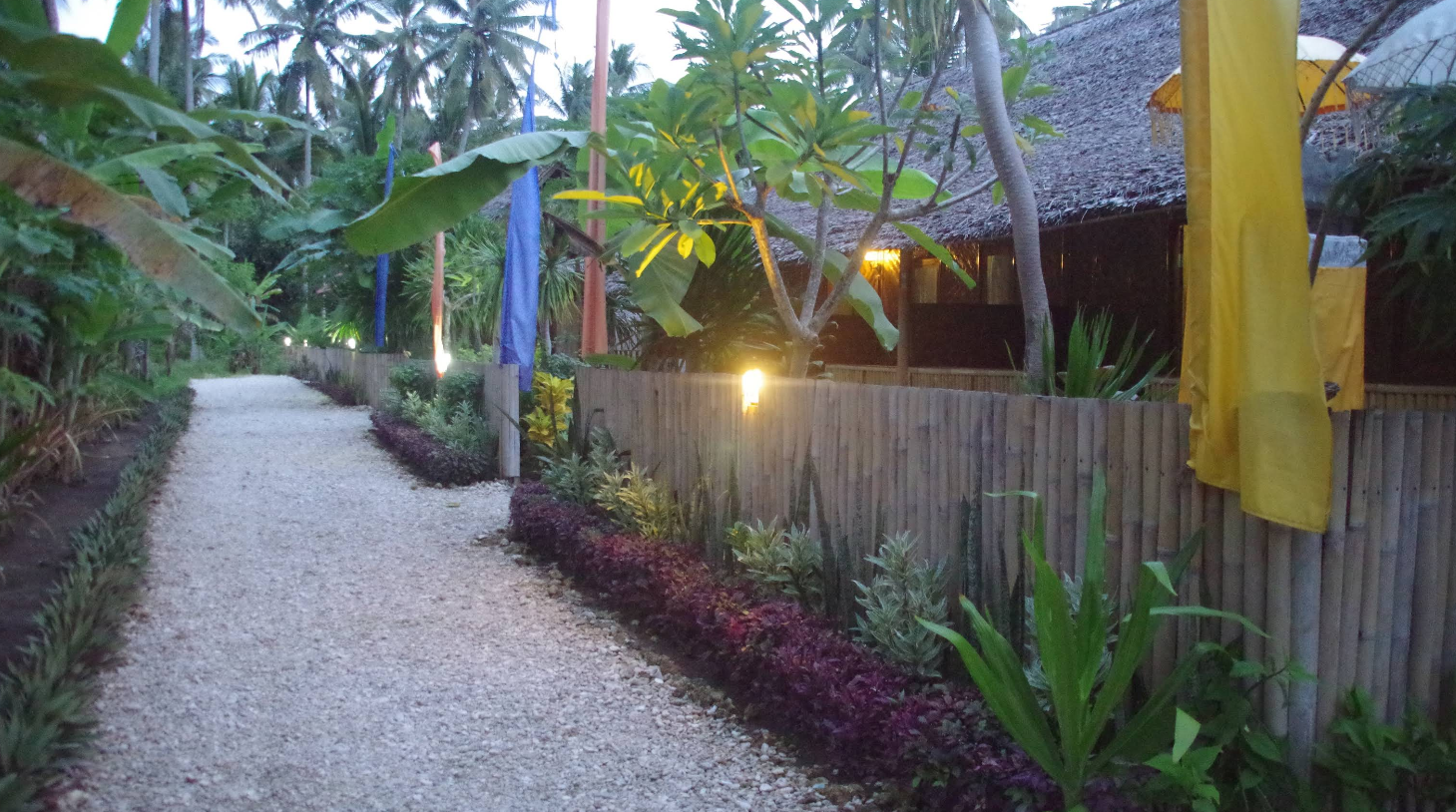 book-full-moon-bungalows-nusa-penida-2026 17