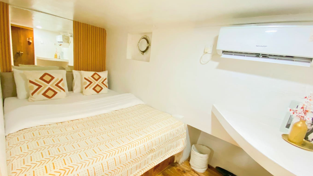 book Zada Nara Luxury Phinisi Charter 2026