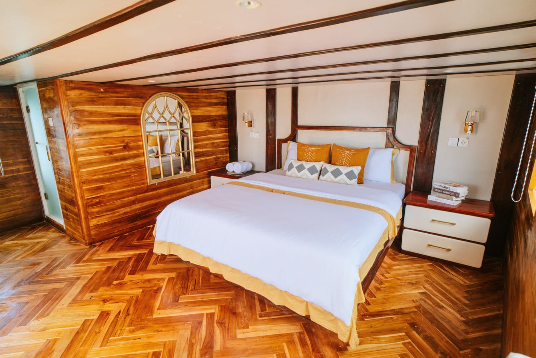 book Zada Nara Luxury Phinisi Charter 2026