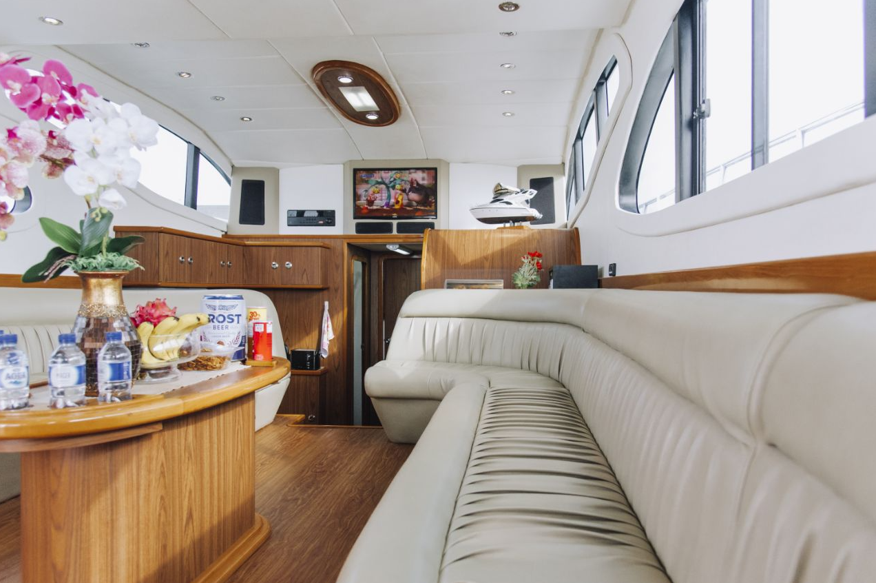 Book Yacht Club Bali Morgan Online