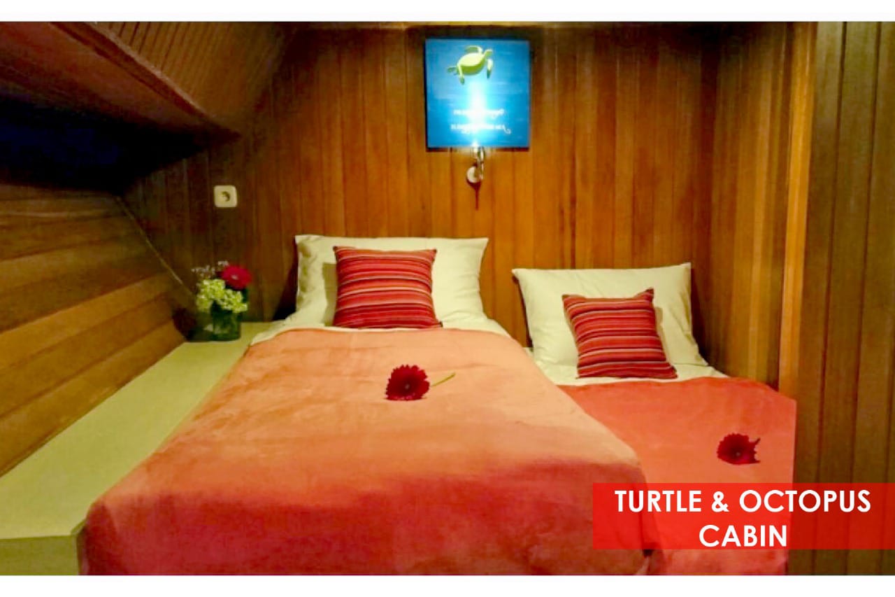 Labuan Bajo Overnight Boat Trip Hot Water Shower